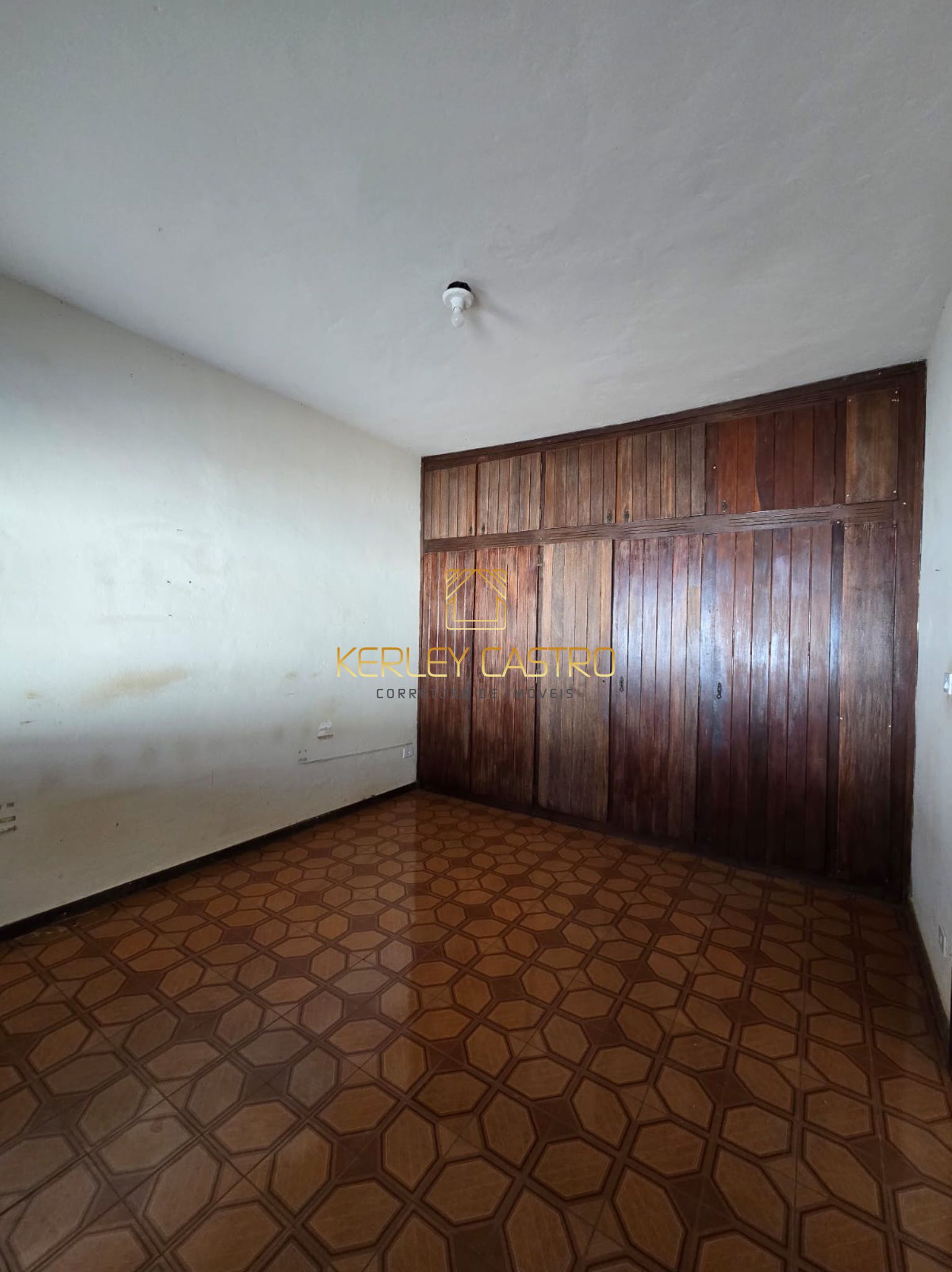 VENDO CASA NO BAIRRO JARDIM EUROPA 